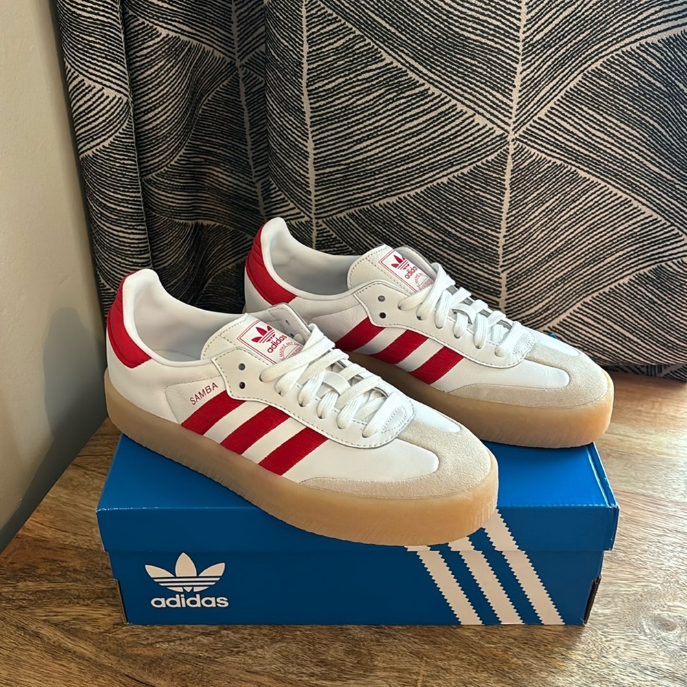 Authentic Adidas Women’s Sambae Red 8.5 NWT
